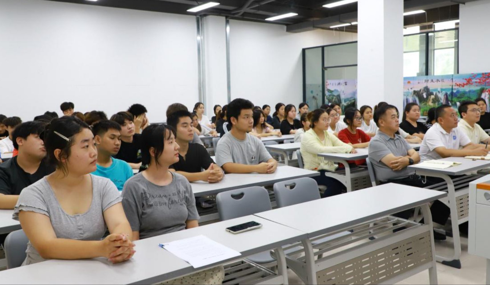 明晰当下目标 笃定职业未来  健康照护系护理七班主题班会